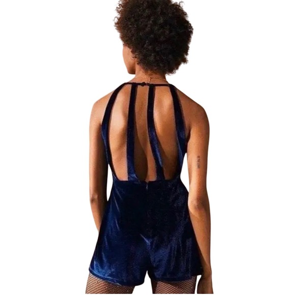 Urban Outfitters Velvet Romper — Navy Blue Open Back Holiday Party/Winter Size M - Picture 2 of 7